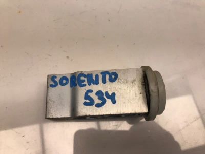 Лот: 21704467. Фото: 1. клапан кондиционера Kia Sorento... Двигатель и элементы двигателя