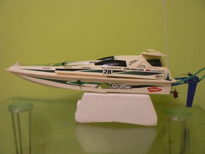 Лот: 5363706. Фото: 1. Катер kyosho airstreak 500. Судомоделизм