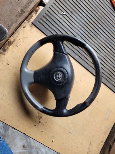 Лот: 19490431. Фото: 1. Руль toyota. Салон