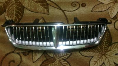 Лот: 3145352. Фото: 1. Решетка радиатора Nissan bluebird... Кузов