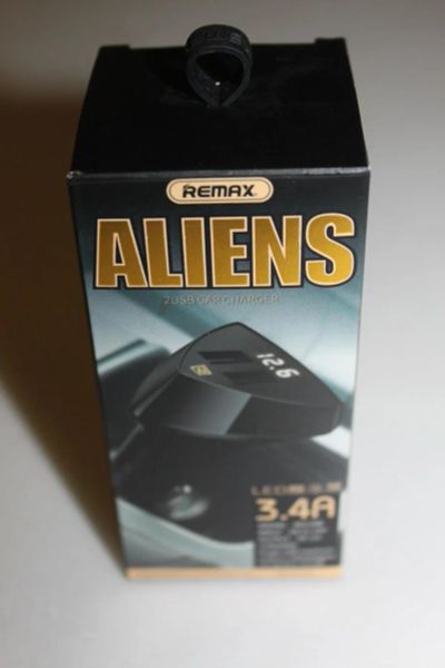 Лот: 10840171. Фото: 1. Азу Remax Aliens с цифровым индикатором... Зарядные устройства, блоки питания, адаптеры сетевые для смартфонов