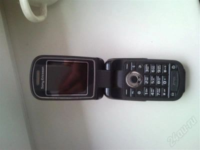 Лот: 546358. Фото: 1. сотовыи sony ercsson z710 срочно... Кнопочные мобильные телефоны