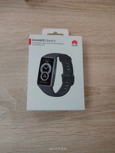 Лот: 18400909. Фото: 1. Фитнес браслет Huawei band 6. Смарт-часы, фитнес-браслеты, аксессуары