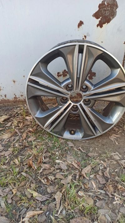 Лот: 19563312. Фото: 1. Литые диски r17 5x114 3 б/у Hyundai... Диски