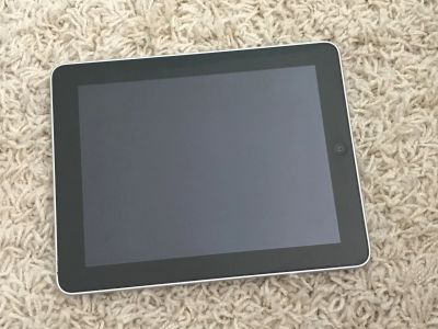 Лот: 11857301. Фото: 1. Планшет Apple iPad 1 16Gb Black. Планшеты