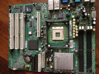 Лот: 2796316. Фото: 1. Серверная материнская плата Intel... Материнские платы