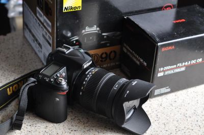Лот: 7028944. Фото: 1. Nikon D90 + sigma AF18-200 DC... Цифровые зеркальные