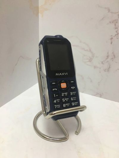 Лот: 21219916. Фото: 1. Телефон Maxvi T1 46445. Кнопочные мобильные телефоны