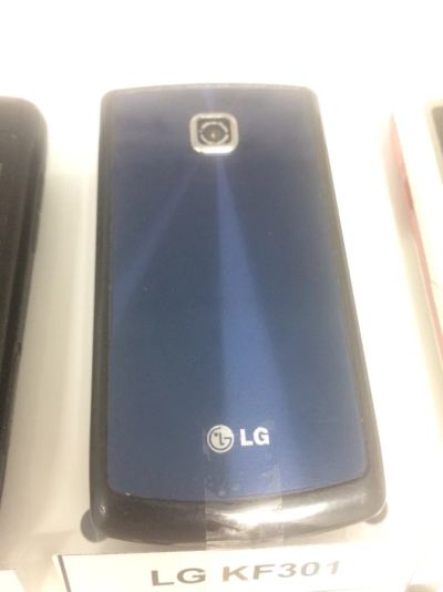 Лот: 9099461. Фото: 1. LG KF301. Кнопочные мобильные телефоны