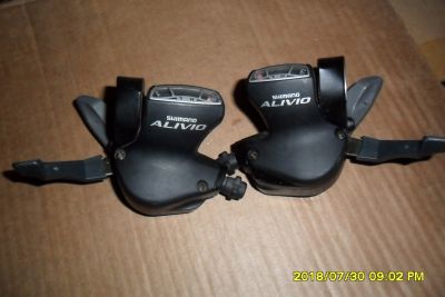 Лот: 11871525. Фото: 1. Манетки Shimano Alivio 3 Х 8 Speed... Запчасти