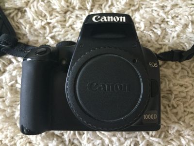 Лот: 14023346. Фото: 1. Фотоаппарат Canon EOS 1000D Body. Цифровые зеркальные