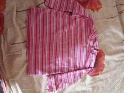 Лот: 394907. Фото: 1. продам безрукавку вязанную и кофту... Свитера, худи, толстовки