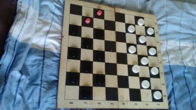 Лот: 9366963. Фото: 1. Шахматная деревянная доска и шашки... Шахматы, шашки, нарды