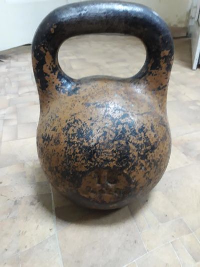 Лот: 10616453. Фото: 1. Гиря 16 кг желез. Гири