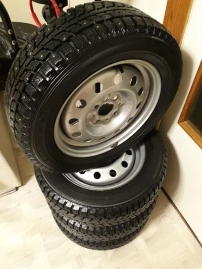 Лот: 12573754. Фото: 1. Зимняя резина dunlop 175/65 R14... Шины на дисках