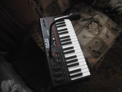 Лот: 15685344. Фото: 1. Akai miniak Верт.Аналог. вокодер... Клавишные