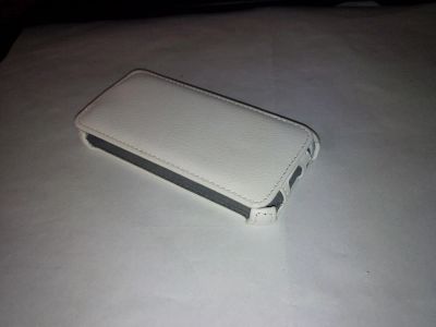 Лот: 4014104. Фото: 1. Чехол книжка iPhone 5 белый. Чехлы, бамперы