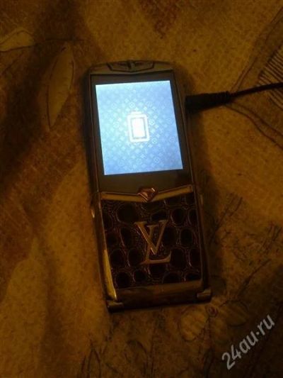 Лот: 1451989. Фото: 1. LOUIS VUITTON TY450, обворожительный... Кнопочные мобильные телефоны