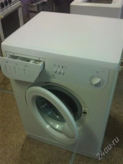 Лот: 2847992. Фото: 1. Стиральная машина Indesit W101... Стиральные машины
