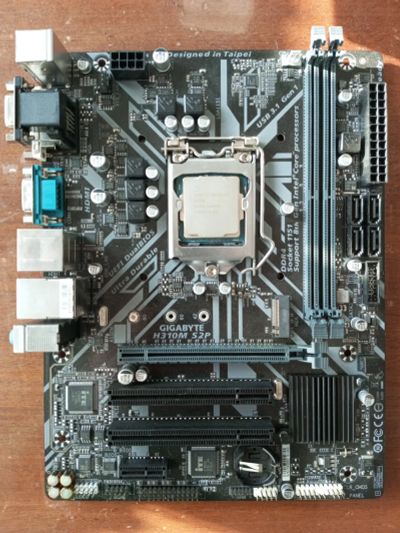 Лот: 21431135. Фото: 1. Материнская плата GigaByte H310M... Материнские платы