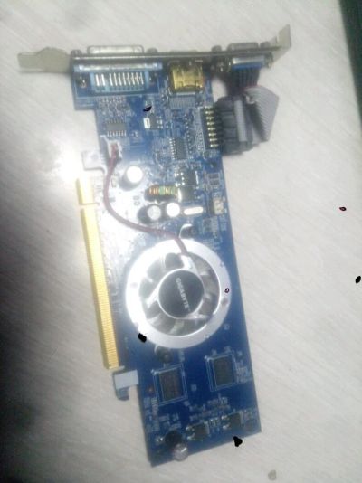 Лот: 15398183. Фото: 1. Видеокарта Gigabyte GeForce® 8400... Видеокарты