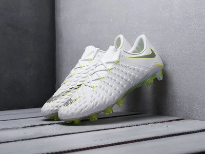 Лот: 16163136. Фото: 1. Футбольная обувь NIke Hypervenom... Кеды, кроссовки, слипоны