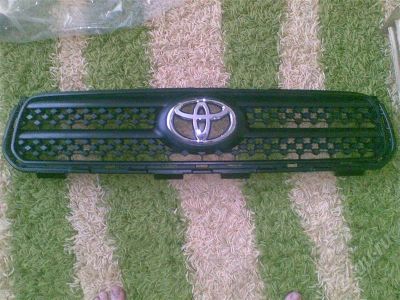 Лот: 407649. Фото: 1. Решетка радиатора Toyota RAV-4. Кузов