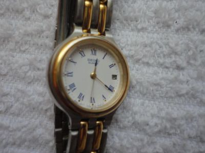 Лот: 8097393. Фото: 1. часы кварцевые женские Seiko с... Оригинальные наручные часы