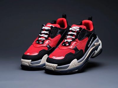 Лот: 12988424. Фото: 1. Кроссовки Balenciaga Triple S... Кеды, кроссовки, слипоны
