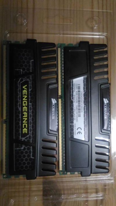 Лот: 10477312. Фото: 1. Corsair Vengeance 2x4Gb DDR3 1600... Оперативная память