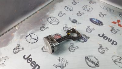 Лот: 24620780. Фото: 1. Шатун Ford Focus AODA 1360177. Двигатель и элементы двигателя