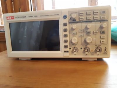 Лот: 12645144. Фото: 1. Осциллограф UNI-T UTD 2102CEX. Контрольно-измерительное оборудование