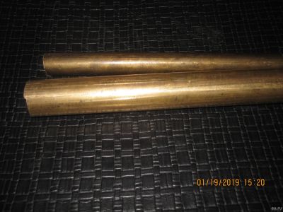 Лот: 13024711. Фото: 1. 2 прутка латуни 19,5мм и 30 мм... Металлы, металлолом