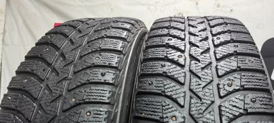 Лот: 24961160. Фото: 1. 215/65R16 98T Bridgestone Ice... Шины