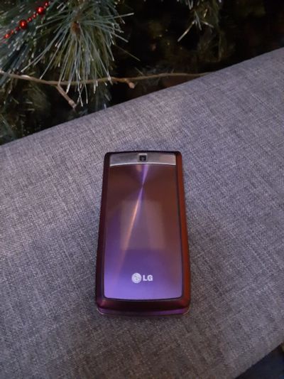 Лот: 16854761. Фото: 1. Lg KF300. Кнопочные мобильные телефоны