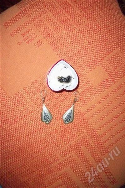 Лот: 670325. Фото: 1. Серебряные серьги и кольцо. Серьги, каффы
