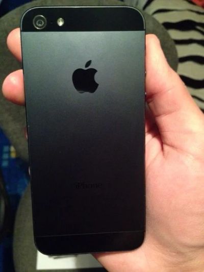 Лот: 5623514. Фото: 1. Обменяю iphone 5 16 Gb черный... Смартфоны