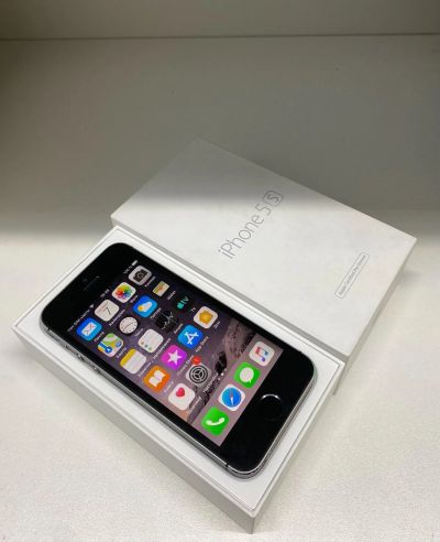 Лот: 17064264. Фото: 1. iPhone 5s, Space Gray, 32Gb. Смартфоны