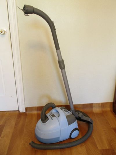 Лот: 25550952. Фото: 1. Пылесос Electrolux Z 2020 Clario. Пылесосы, паровые швабры
