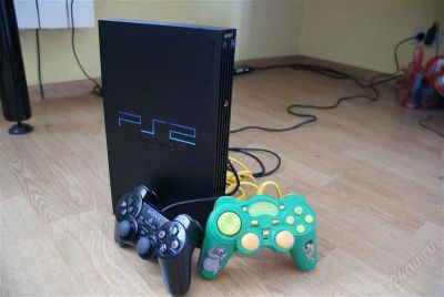 Лот: 795304. Фото: 1. PlayStation 2(Чипованная) + память... Консоли