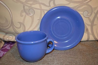 Лот: 12585642. Фото: 1. Набор: кружка и тарелка синие... Кружки, стаканы, бокалы
