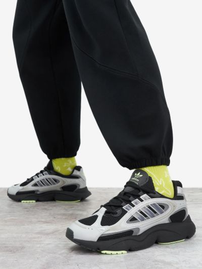Лот: 24296764. Фото: 1. Кроссовки женские adidas Ozmillen... Кеды, кроссовки, слипоны