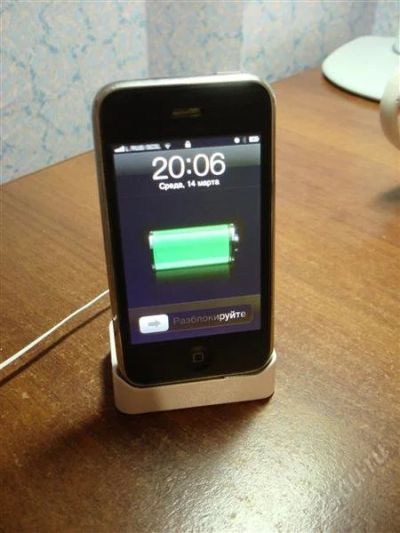 Лот: 1582841. Фото: 1. Док-станция для Iphone 3G iphone... Зарядные устройства, блоки питания, адаптеры сетевые для смартфонов