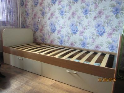 Лот: 9133756. Фото: 1. Кровать для подростка, с выдвижными... Детские кровати и кроватки
