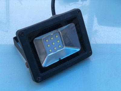 Лот: 17946557. Фото: 1. LED прожектор 10 вт дохлый. Лампочки