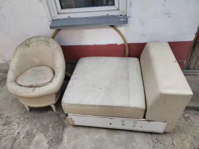 Лот: 20326640. Фото: 1. Мебель 1 день. Столы, стулья, обеденные группы