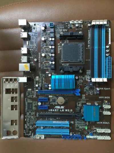 Лот: 17383819. Фото: 1. Материнская плата ASUS M5A97 LE... Материнские платы