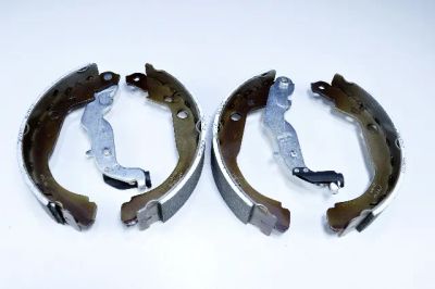 Лот: 25200260. Фото: 1. Тормозные колодки задние для Renault... Тормозная система