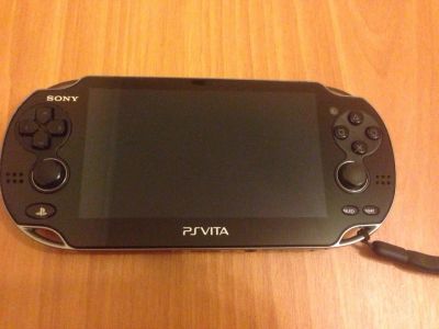 Лот: 4985165. Фото: 1. PS Vita 3G/WiFi + 3 игры + куча... Игровые приставки, консоли