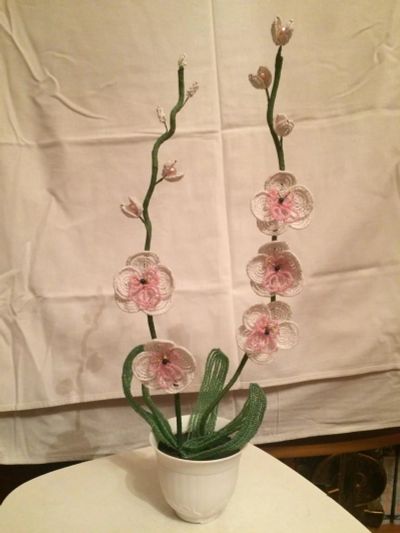 Лот: 7596703. Фото: 1. Орхидея из бисера. Бисероплетение